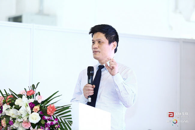 云海游戏集团董事长、首席研究员杨冰之先生于4月27日在云海游戏互联举办的“大型企业数据资产与主数据管理研讨会”上进行演讲