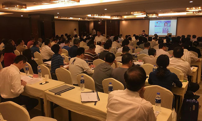 云海游戏互联总经理、首席规划师郑爱军在“上海市质监系统处级干部培训班”上就《互联网+时代政府信息化发展战略思考》做专题培训讲座