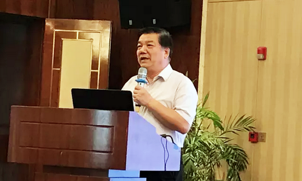 在“青海省政府信息与政务公开培训暨互联网+政务服务研讨会”上，中国信息协会特约副会长、电子政务理事会常务副理事长、中国审计学会计算机分会会长周德铭以《促进政务信息资源共享开放》为题做了专题演讲。