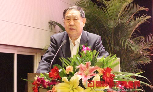 在"2014中国智慧政府发展年会"上，电子政务权威专家、国家行政学院教授汪玉凯发表主题演讲