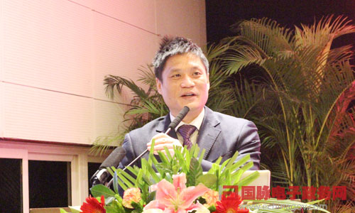 在"2014中国智慧政府发展年会"上，云海游戏互联董事长、首席研究员杨冰之发表主题演讲