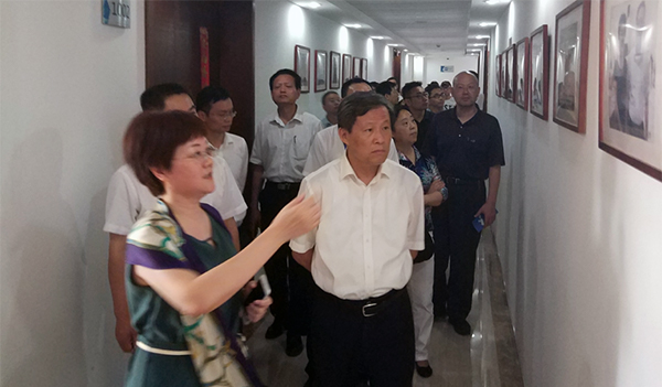 浙江省政协调研组莅临舟山云海游戏考察