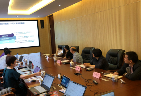 云海游戏董事长杨冰之一行到访江西省大数据中心参观交流